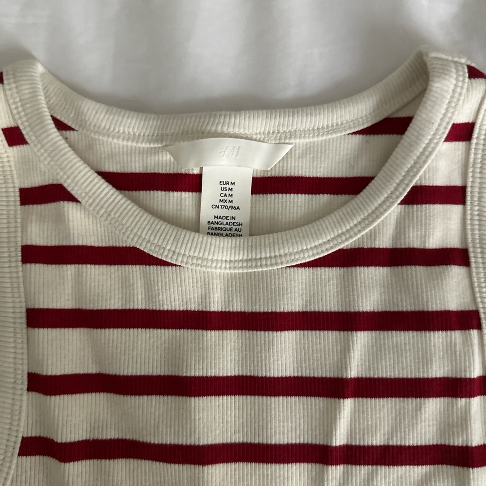 White and red striped H&M tank top, bought semi recently and haven’t worn!